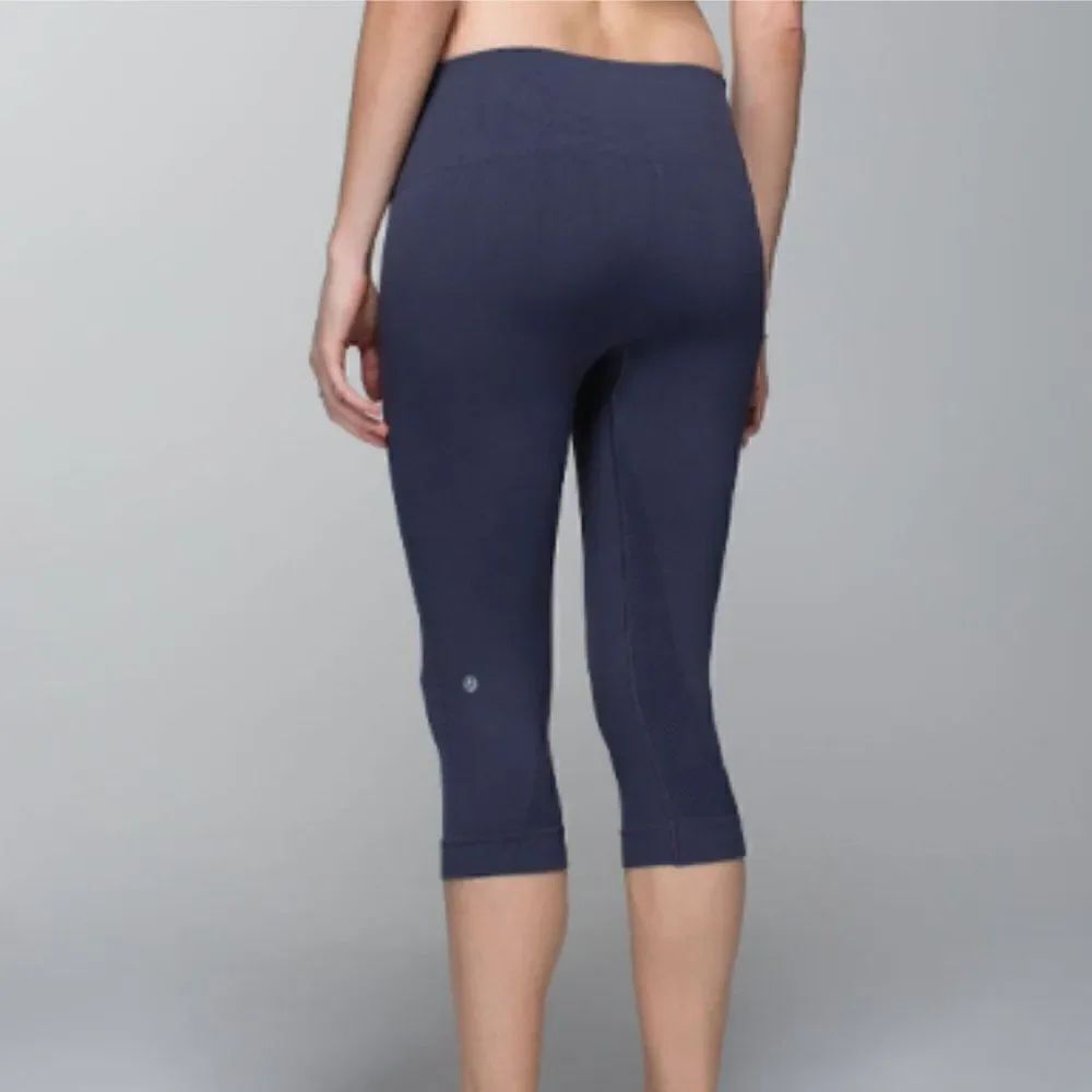 Lululemon In The Flow Crop II *Pattern - Picture 7 of 10